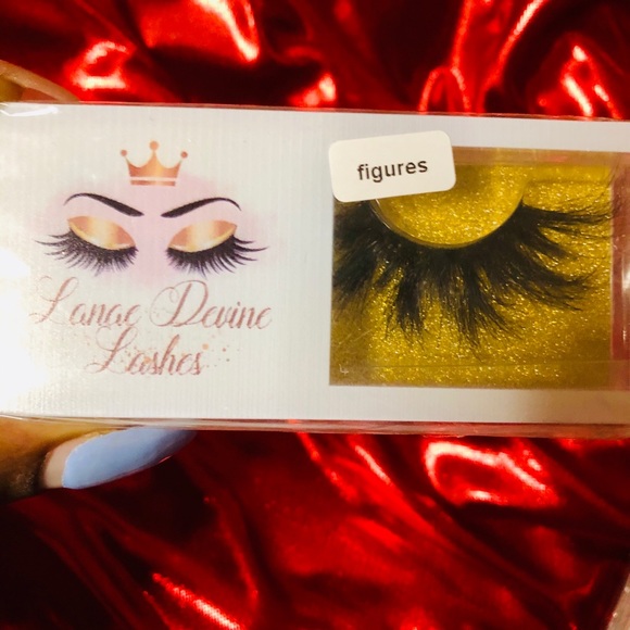 Lashes - Picture 6 of 6